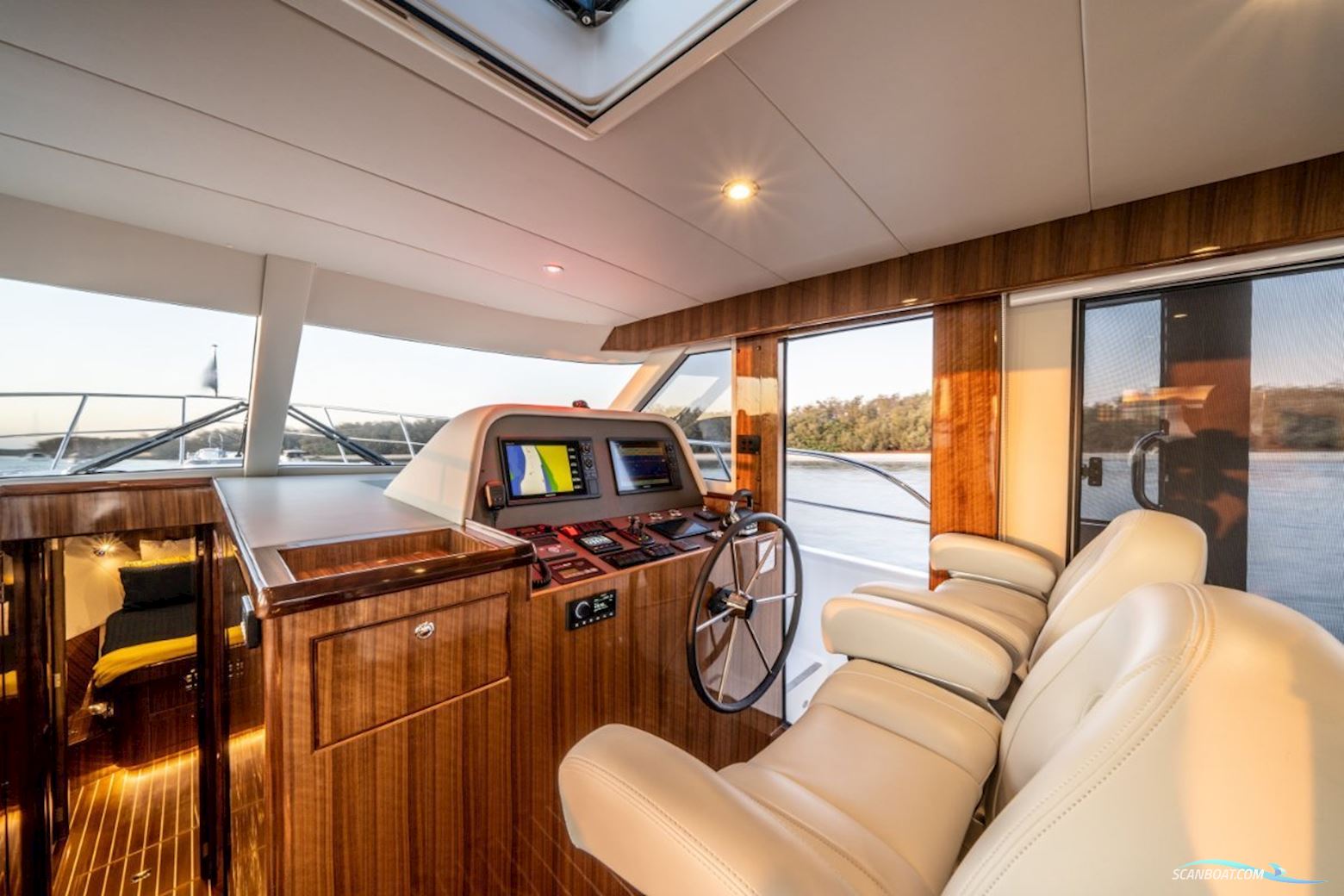 Integrity Trawlers 460 SX