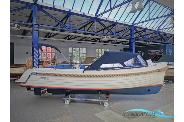 Interboat Intender 700