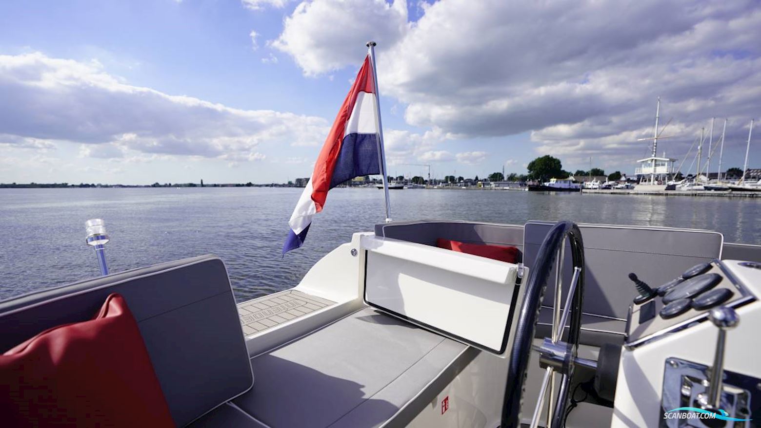 Interboat Intender 780