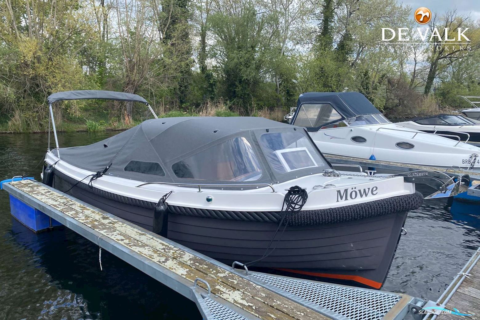 Interboat Intender 820