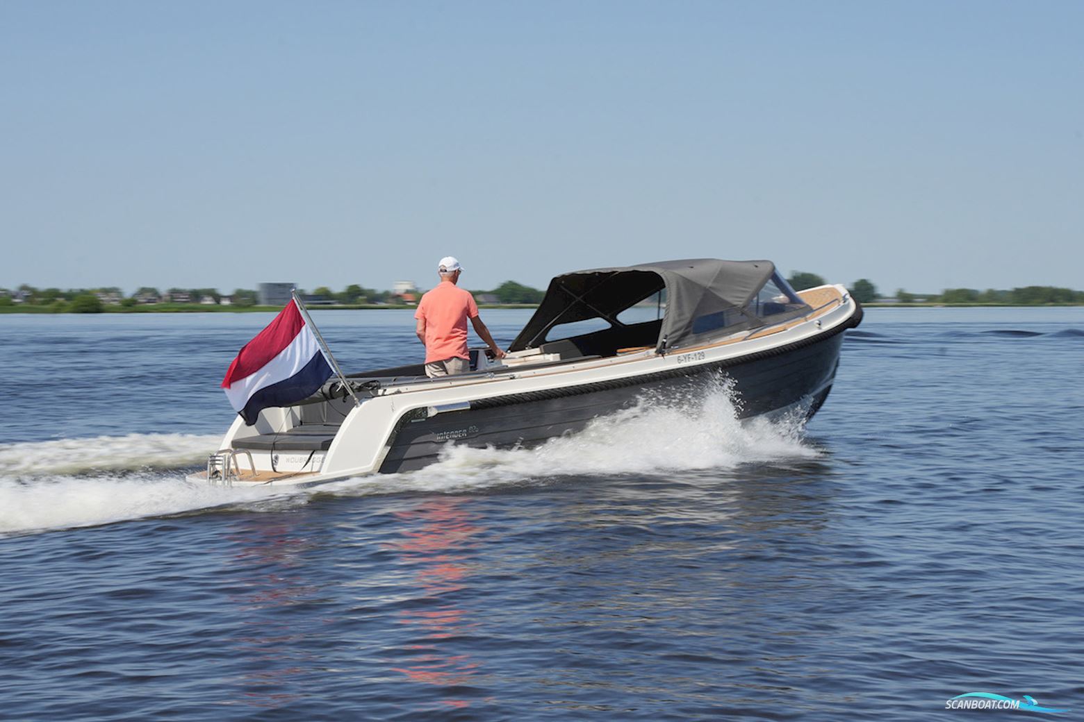 Interboat Intender 820