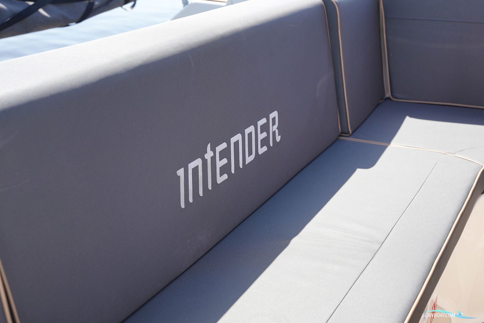 Interboat Intender 820