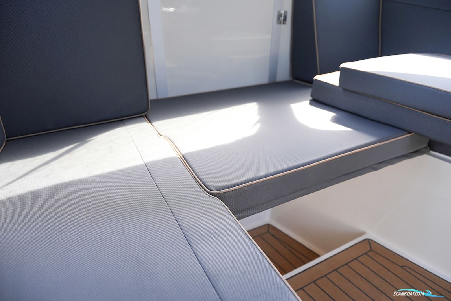Interboat Intender 820