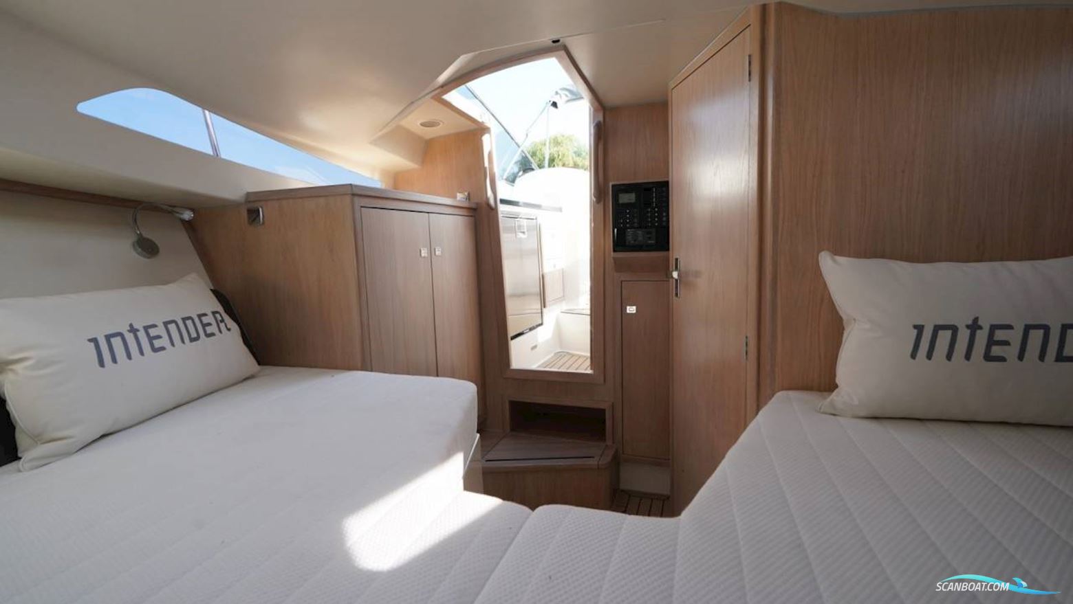 Interboat Intender 950 Cabin