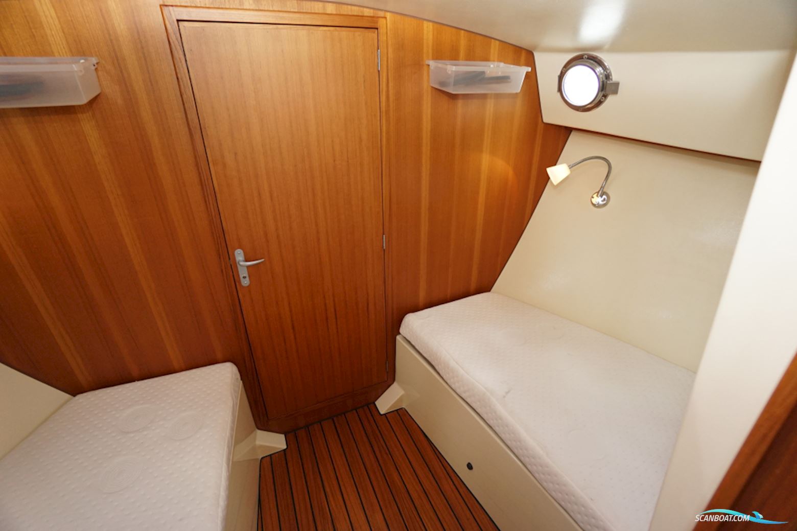 Intercruiser 27 Cabin