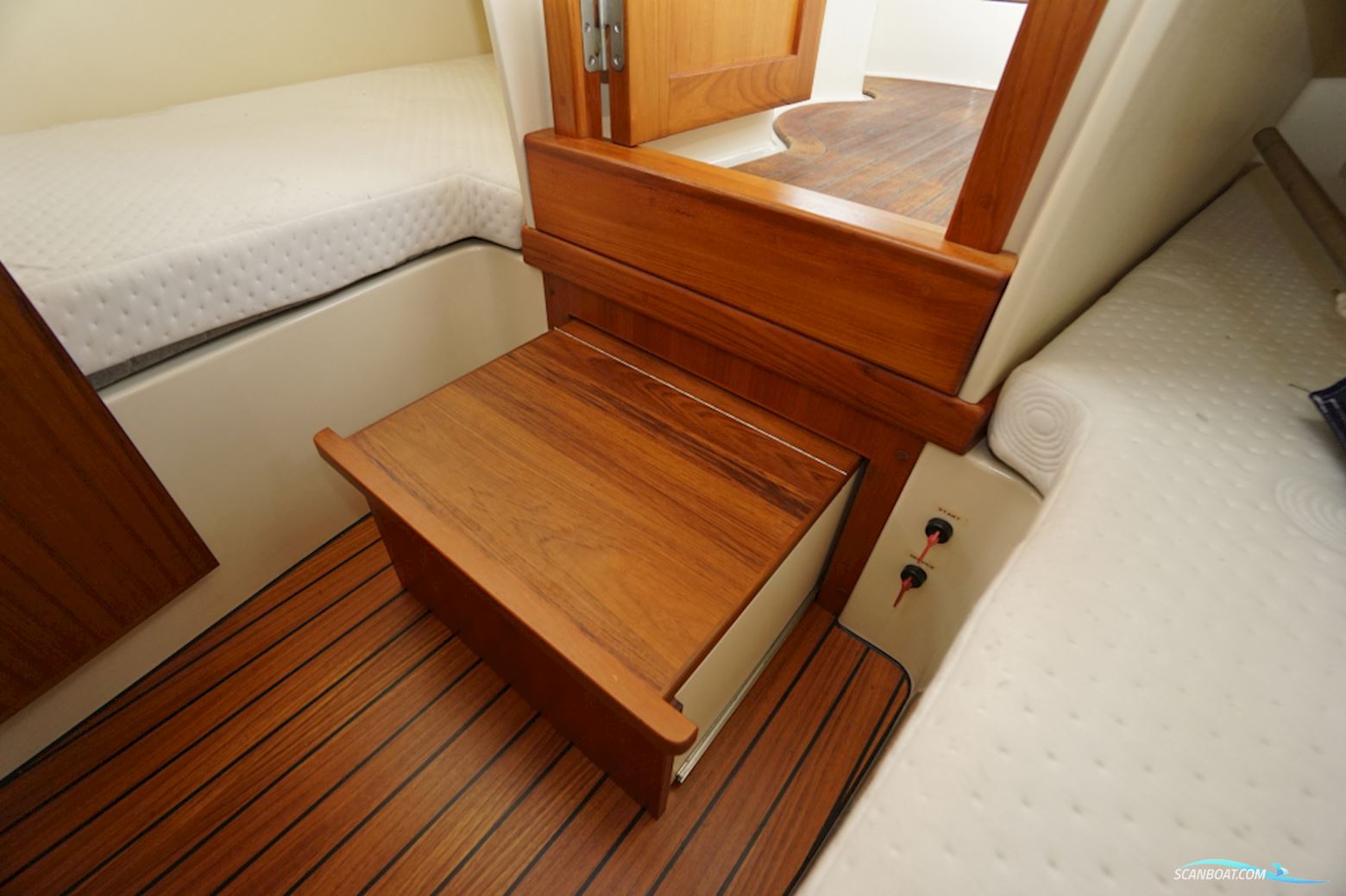 Intercruiser 27 Cabin