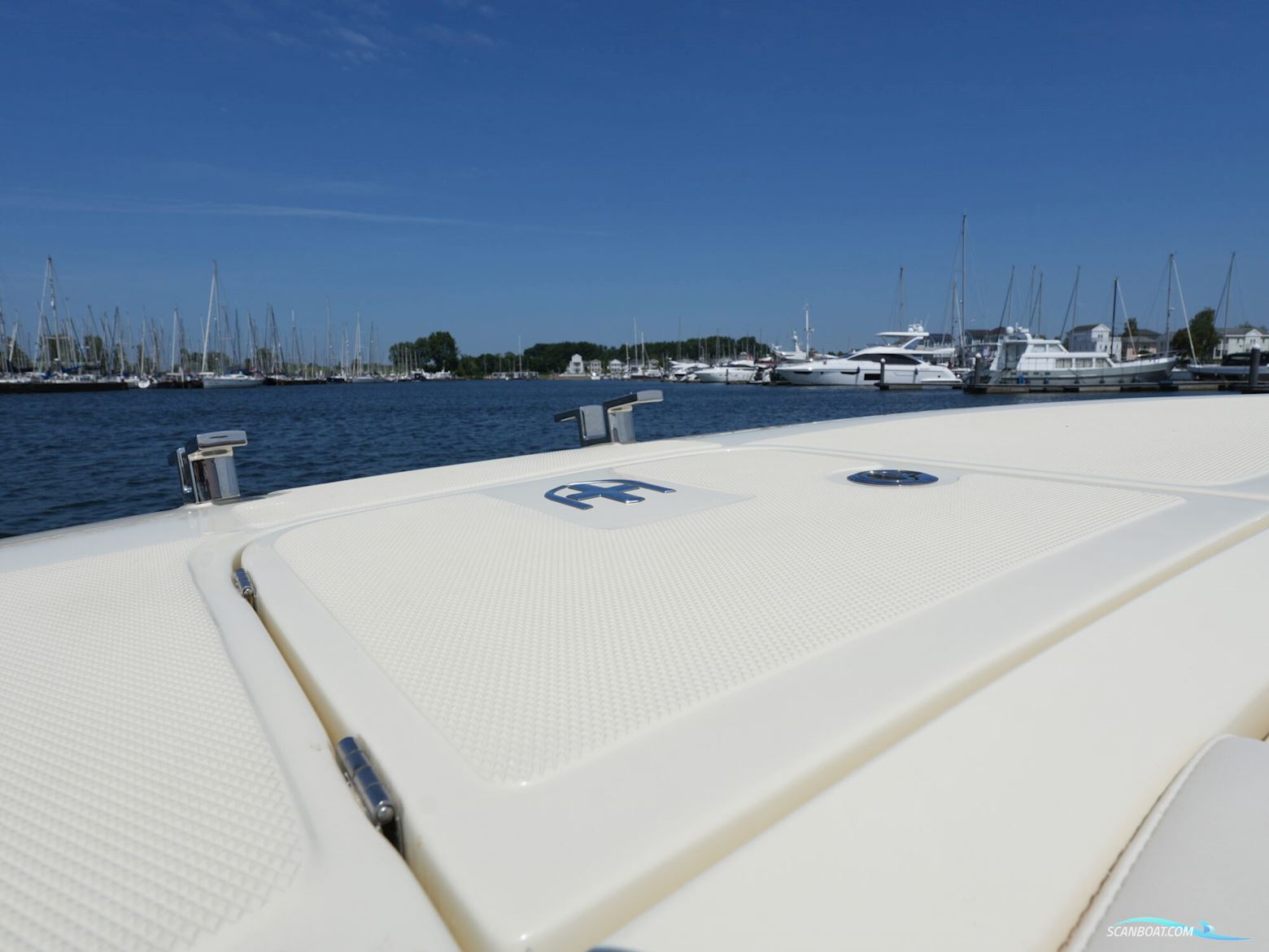 Invictus 270 CX