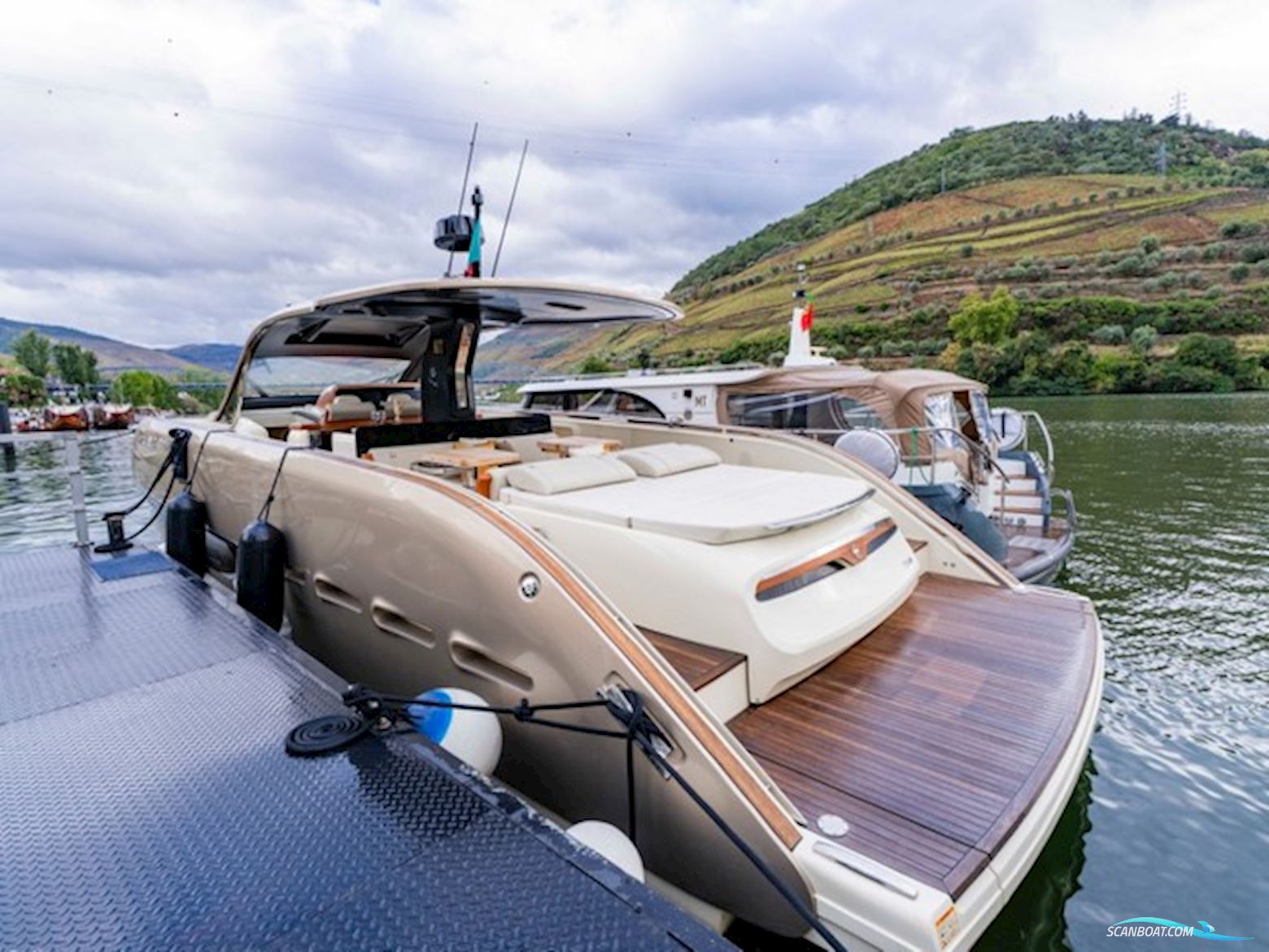Invictus TT460