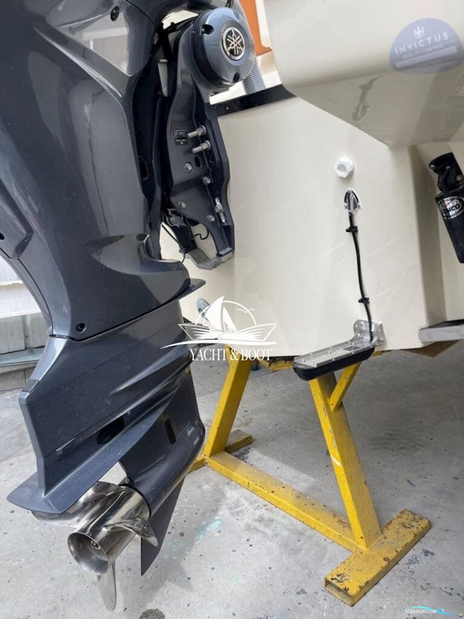 Invictus Yacht Capoforte CX 270