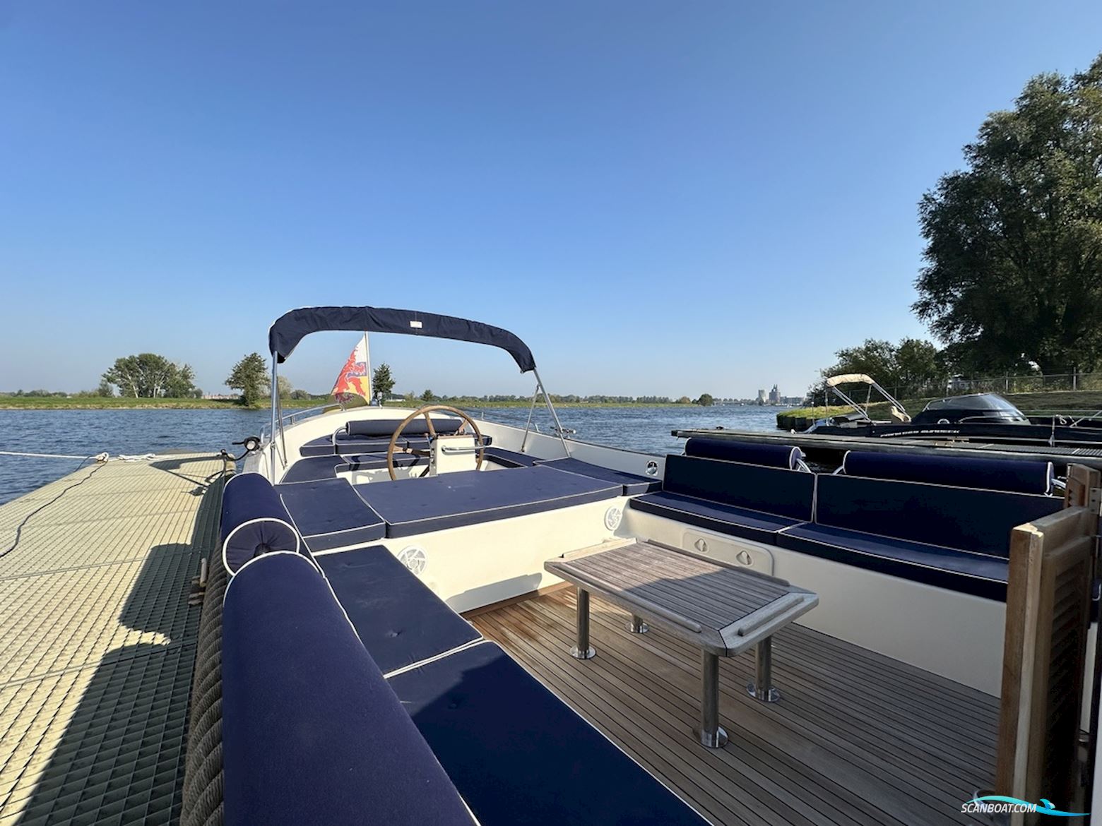 Jan Van Gent 10.35 Cabin