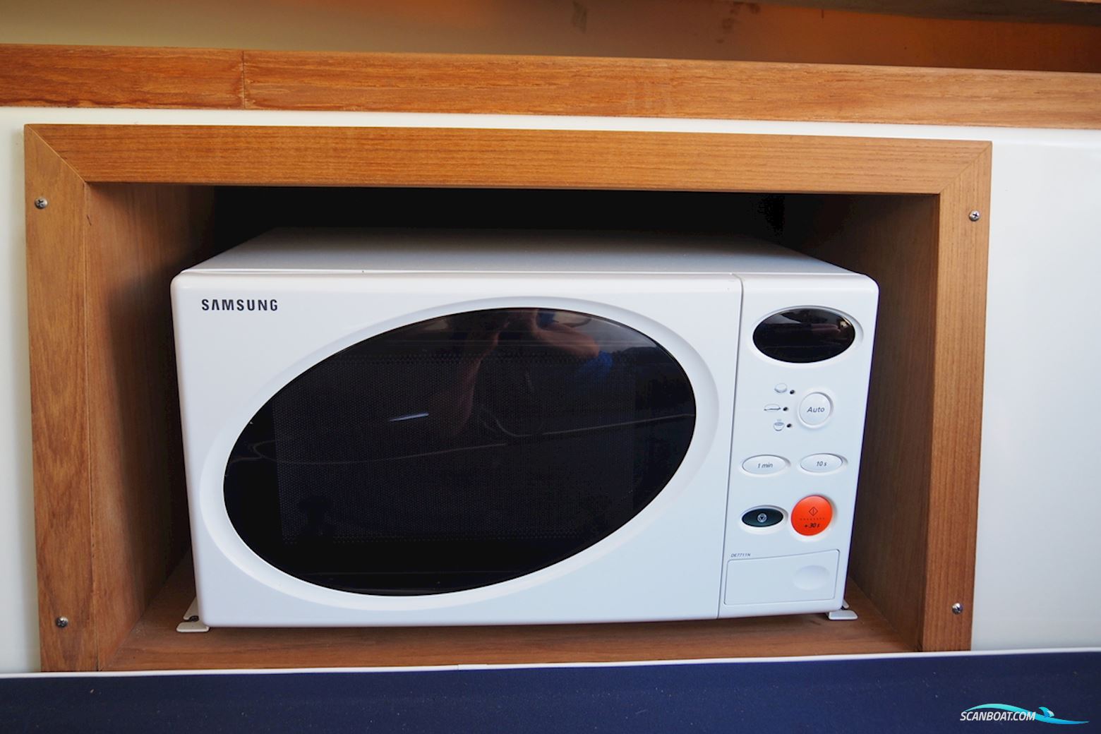 Jan Van Gent 10.35 Cabin