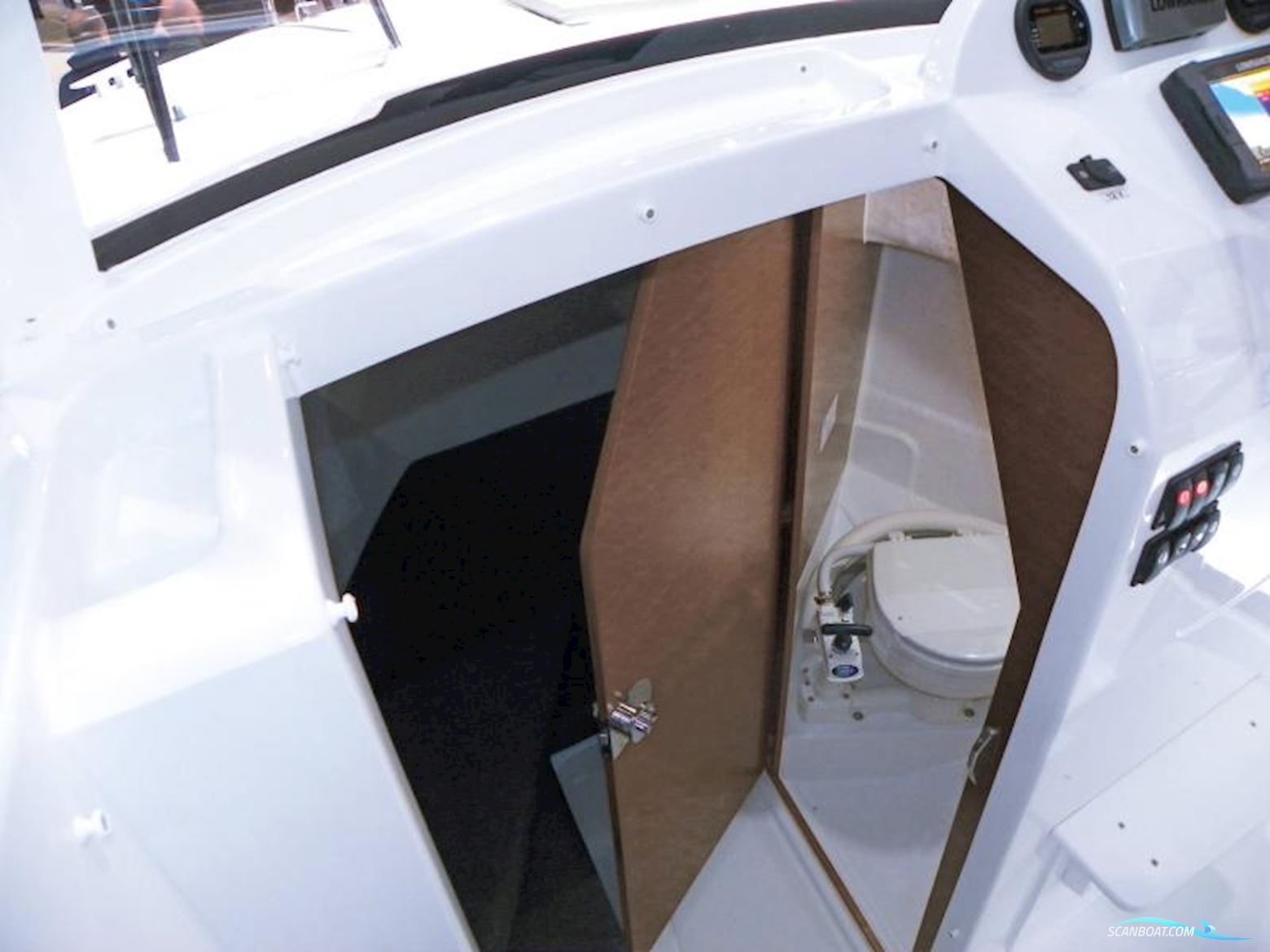 Jeanneau 695 Merry Fisher Sport