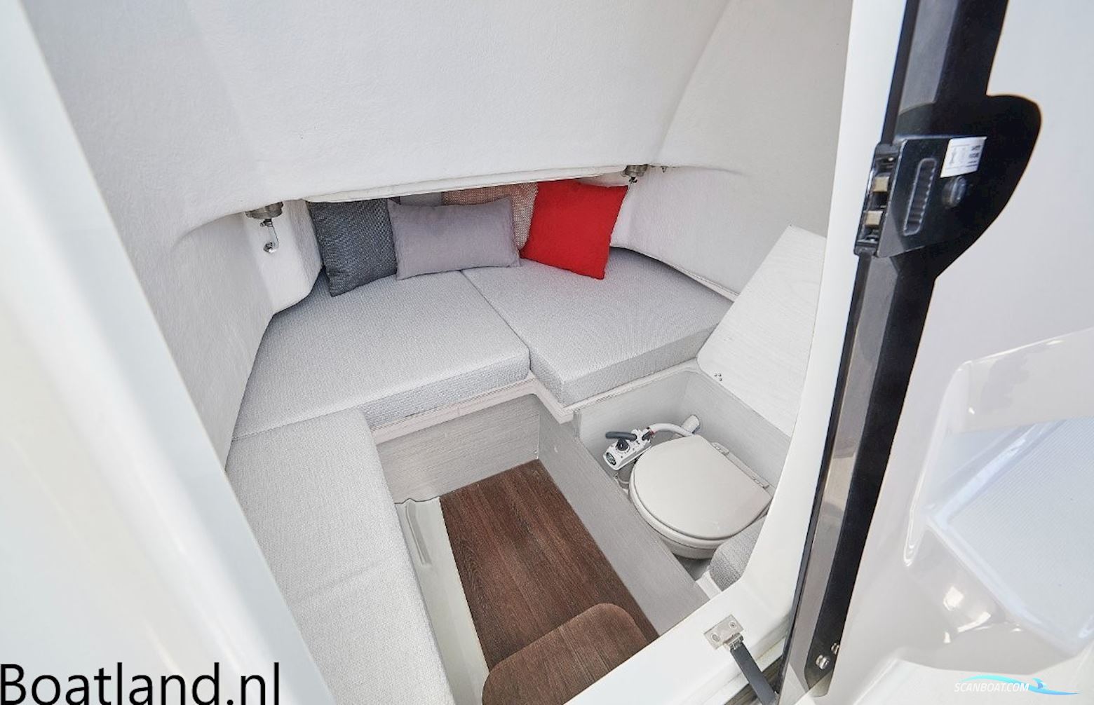 Jeanneau 7.5 Center Console