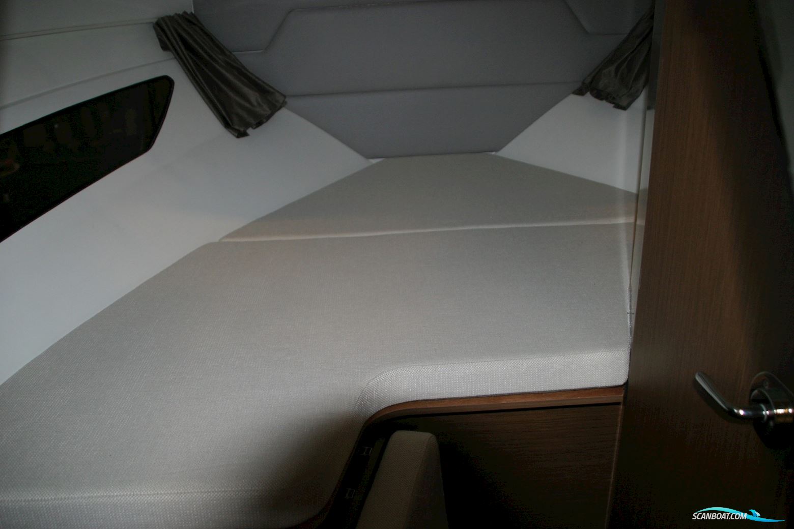 Jeanneau 7.5 DC Cap Camarat Gen2