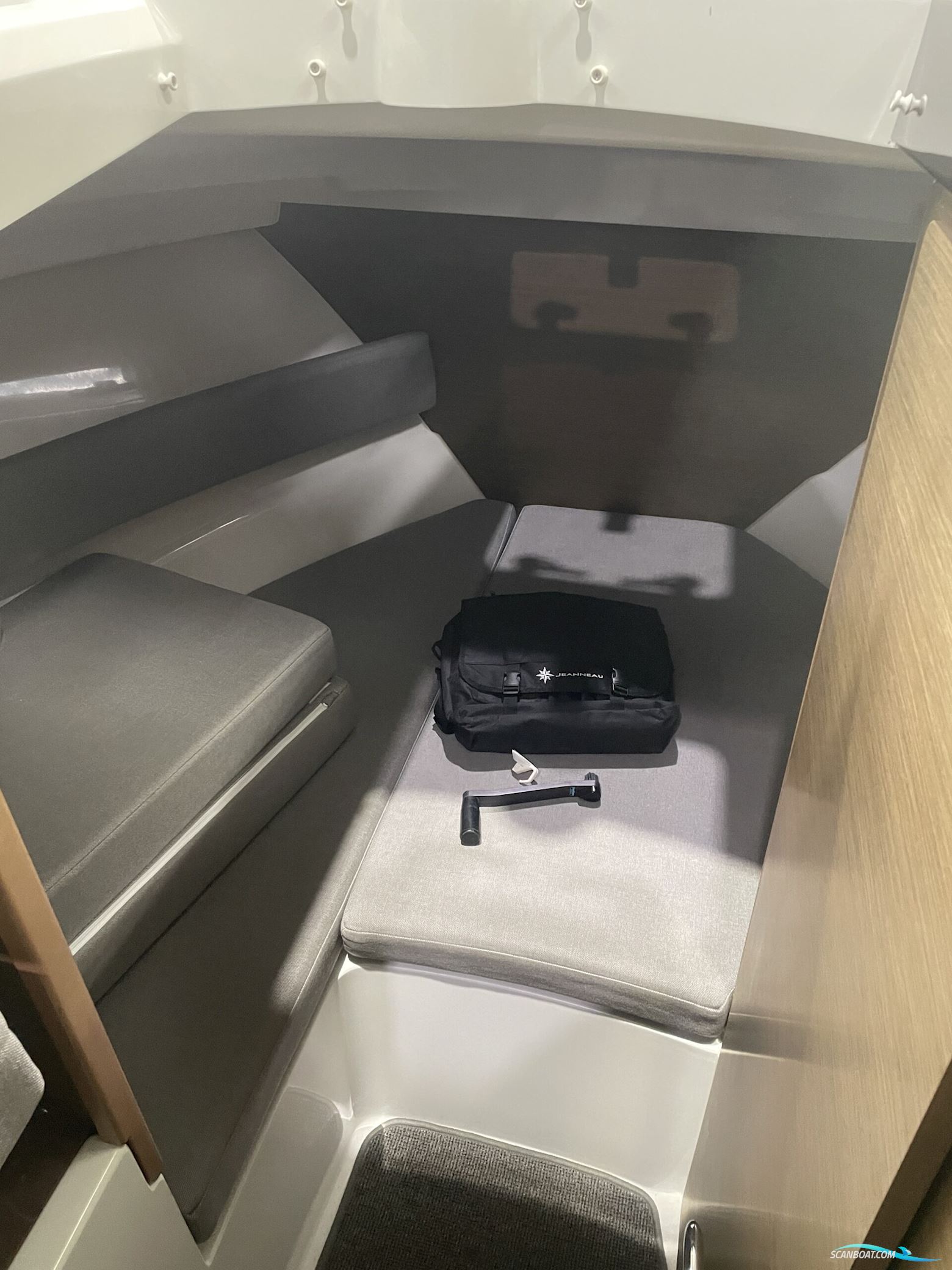 Jeanneau 795 Merry Fisher