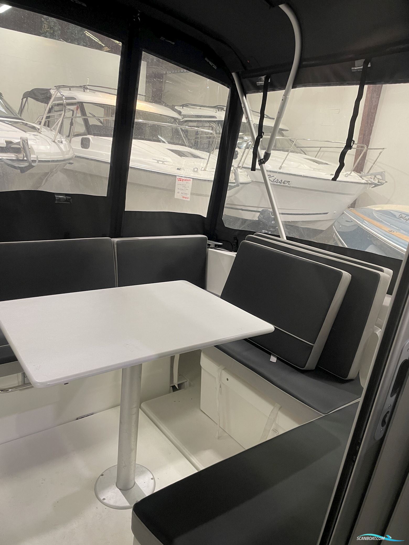 Jeanneau 795 Merry Fisher