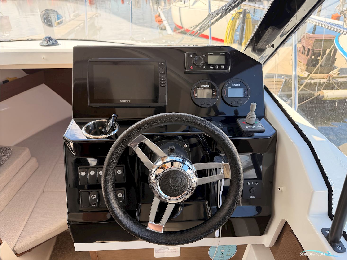 Jeanneau 795 Merry Fisher Serie 2
