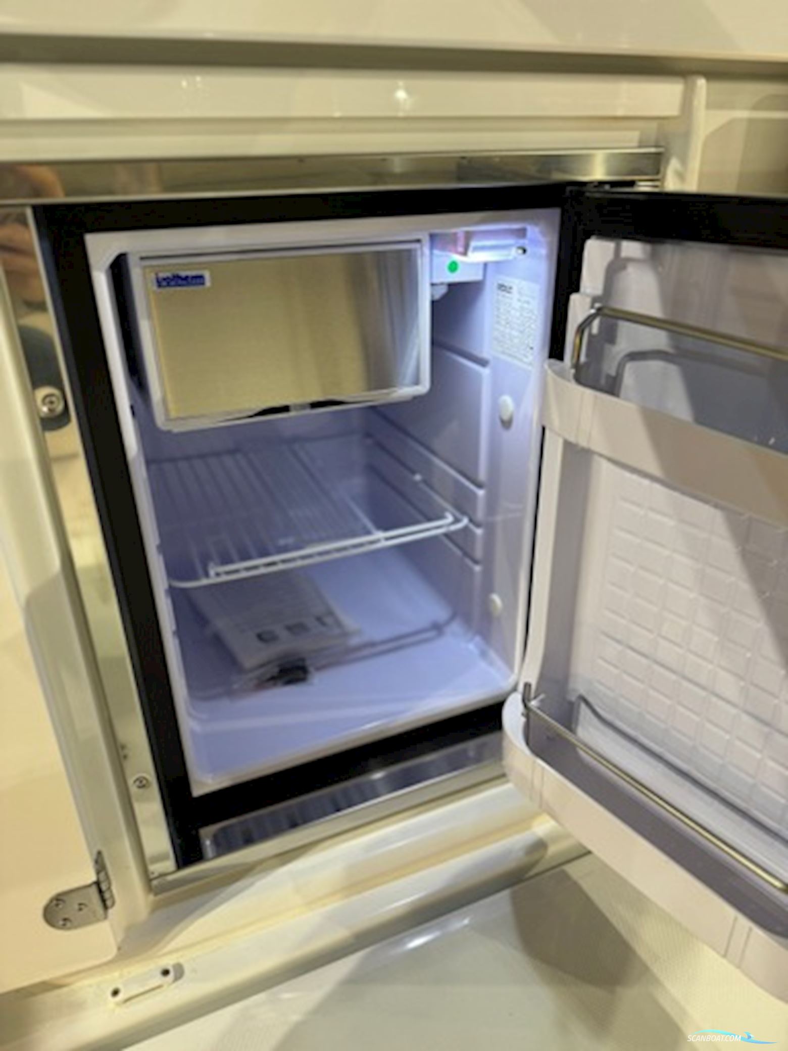 Jeanneau 9.0 Center Console