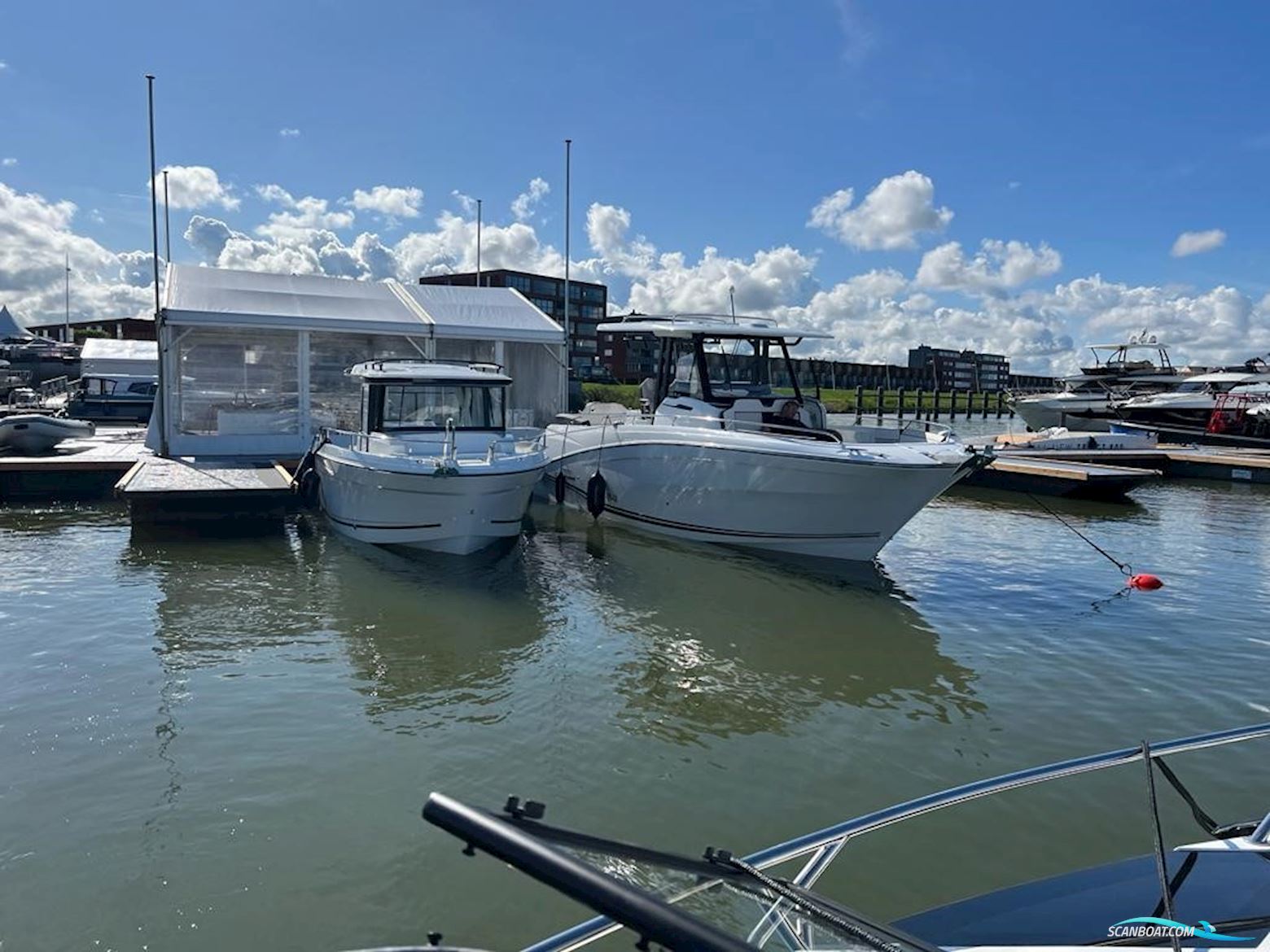 Jeanneau Cap Camarat 10.5 Center Console