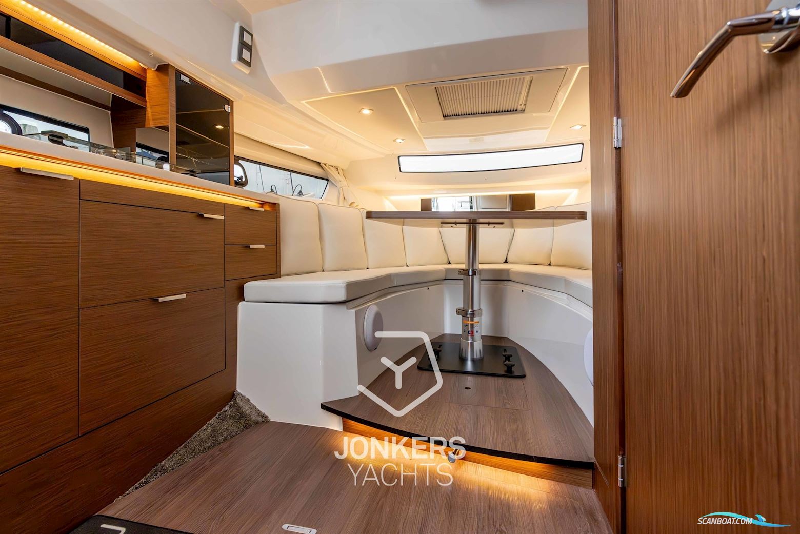 Jeanneau Cap Camarat 10.5 WA S2