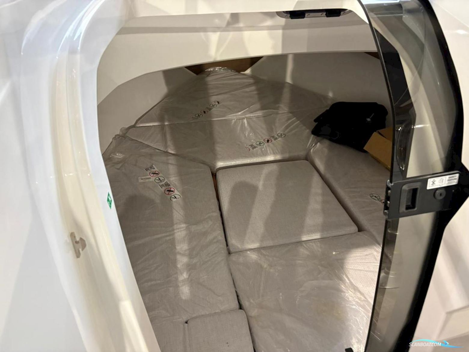 Jeanneau Cap Camarat 6.5 Walk around