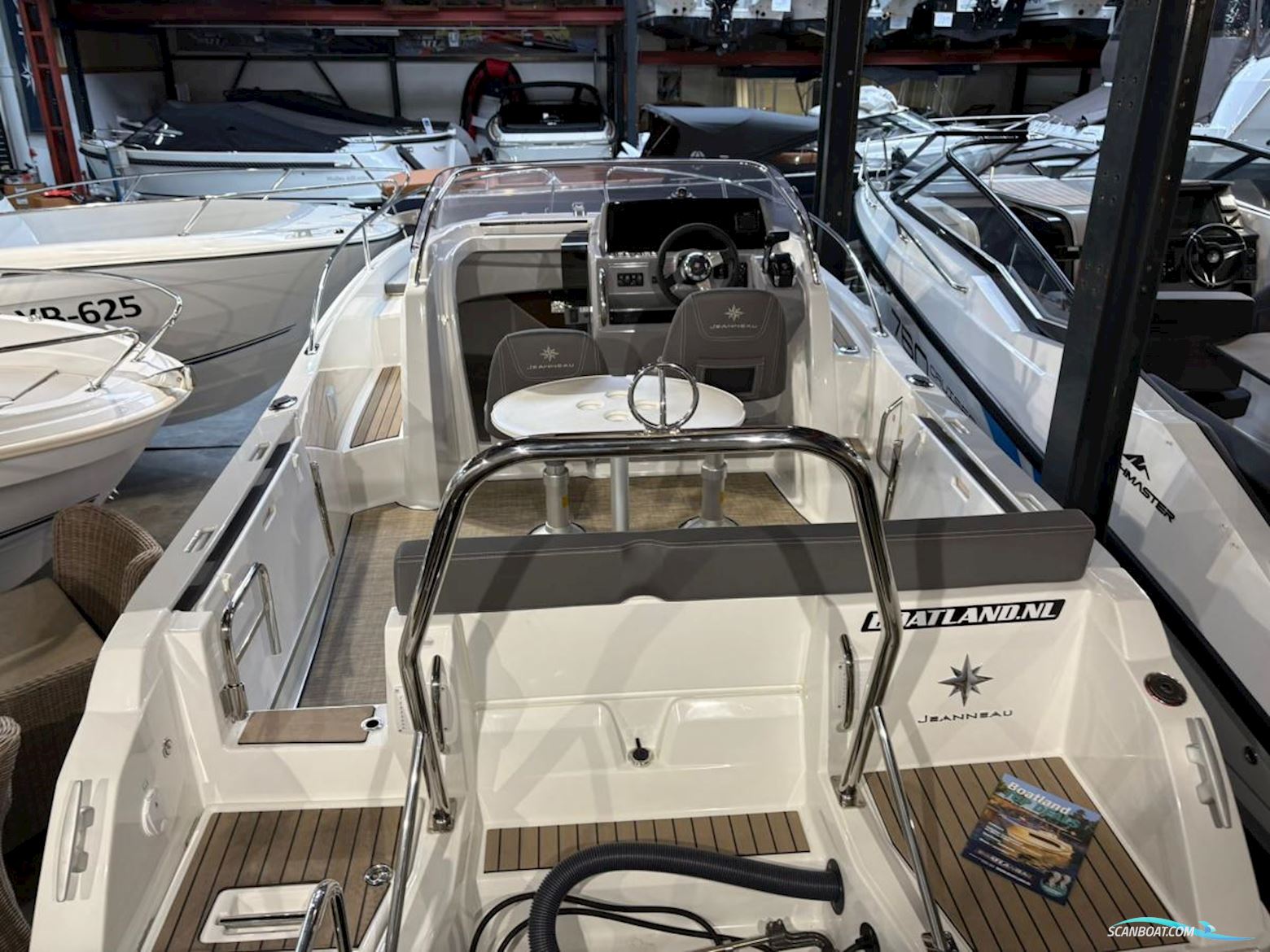 Jeanneau Cap Camarat 6.5 Walk around