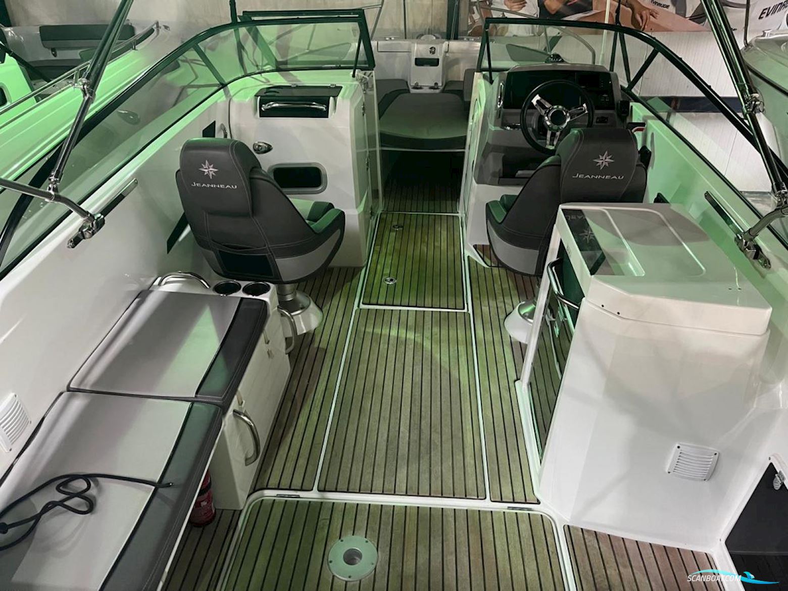 Jeanneau Cap Camarat 7.5 bowrider