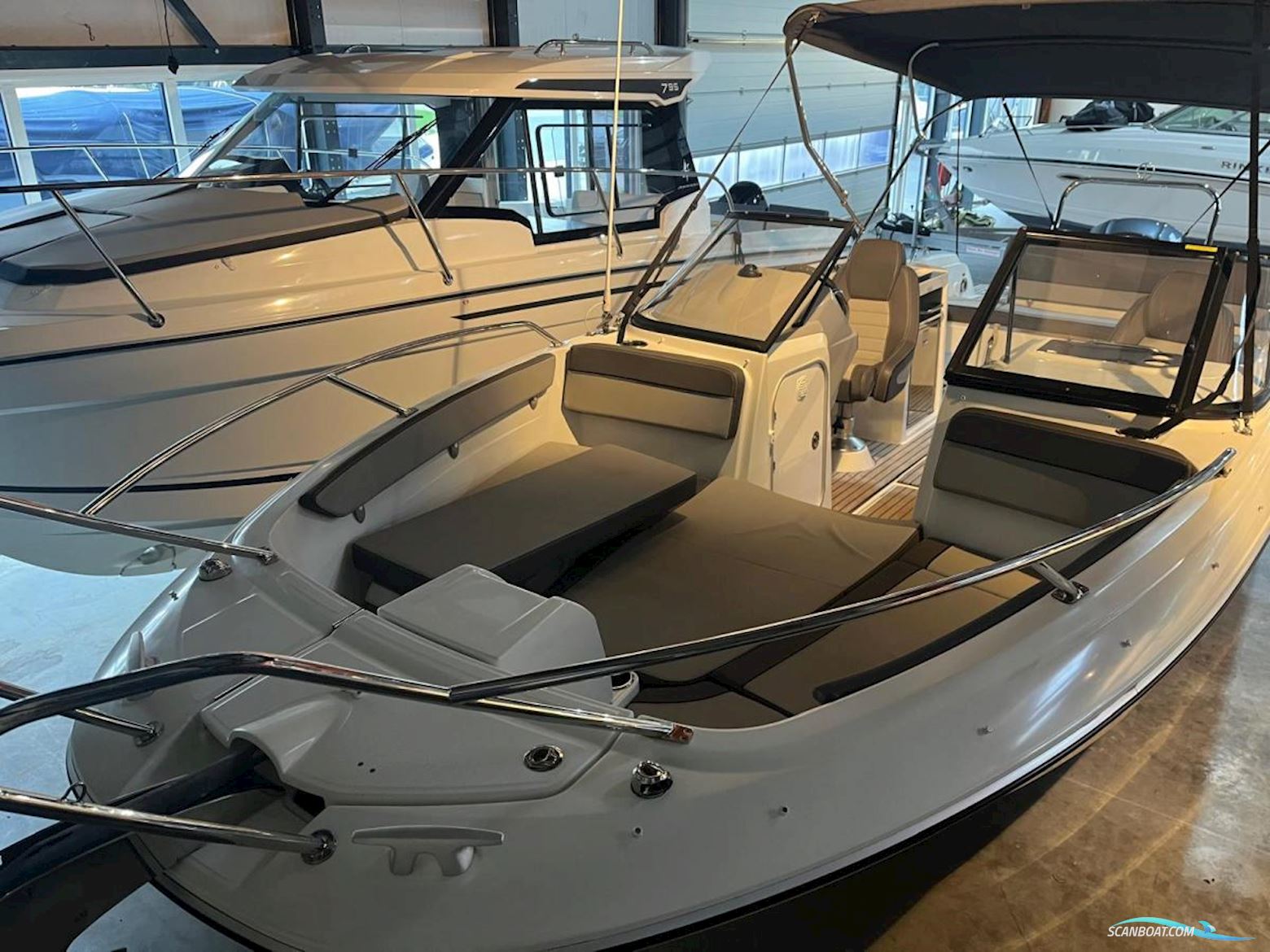 Jeanneau Cap Camarat 7.5 bowrider