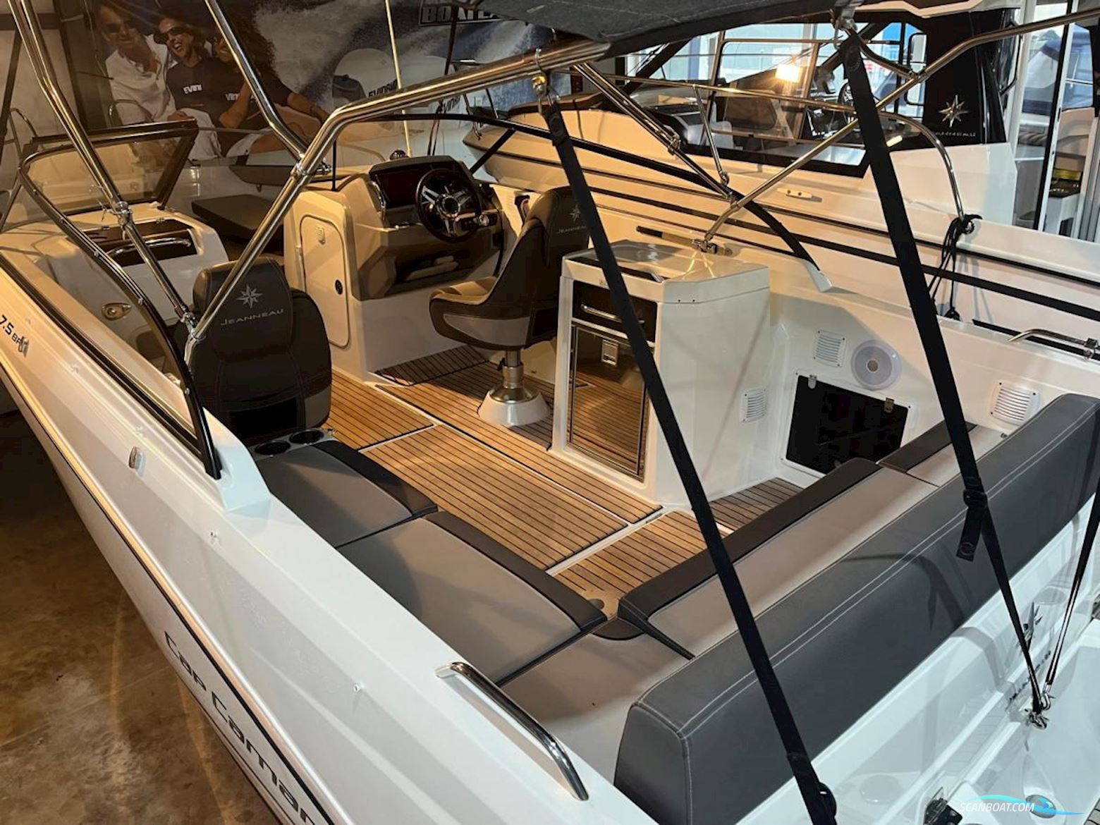 Jeanneau Cap Camarat 7.5 bowrider