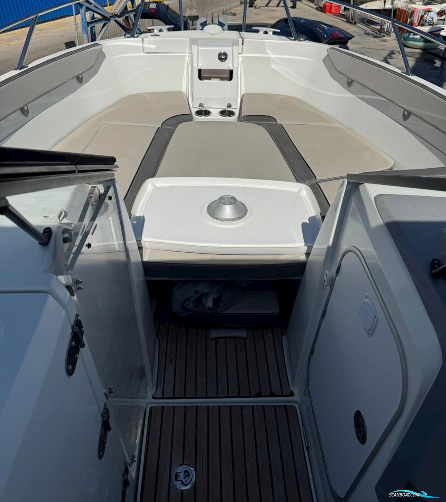 Jeanneau Cap Camarat 7.5 bowrider