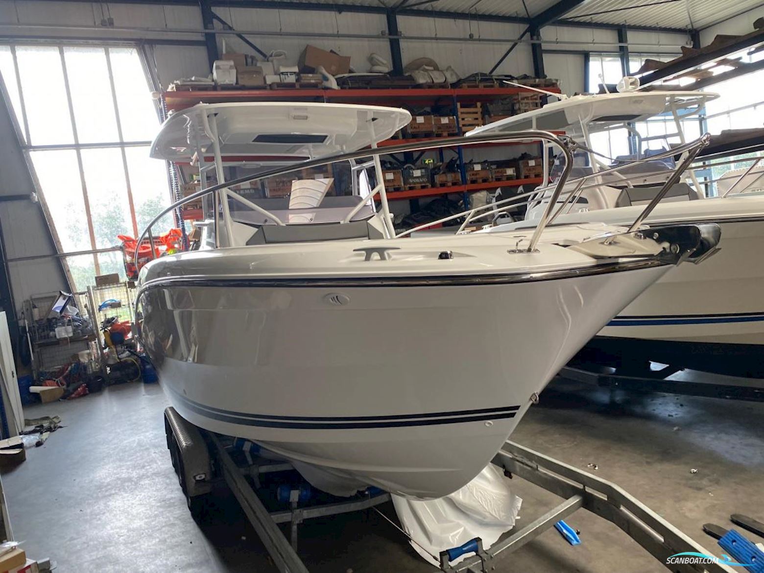 Jeanneau Cap Camarat 9.0 Center Console