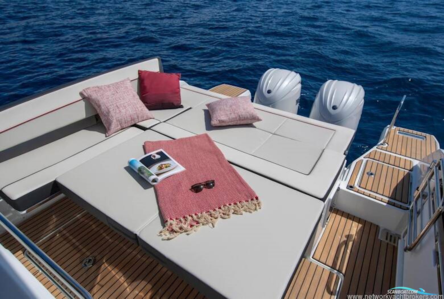 Jeanneau Cap Camarat 9.0 WA S2