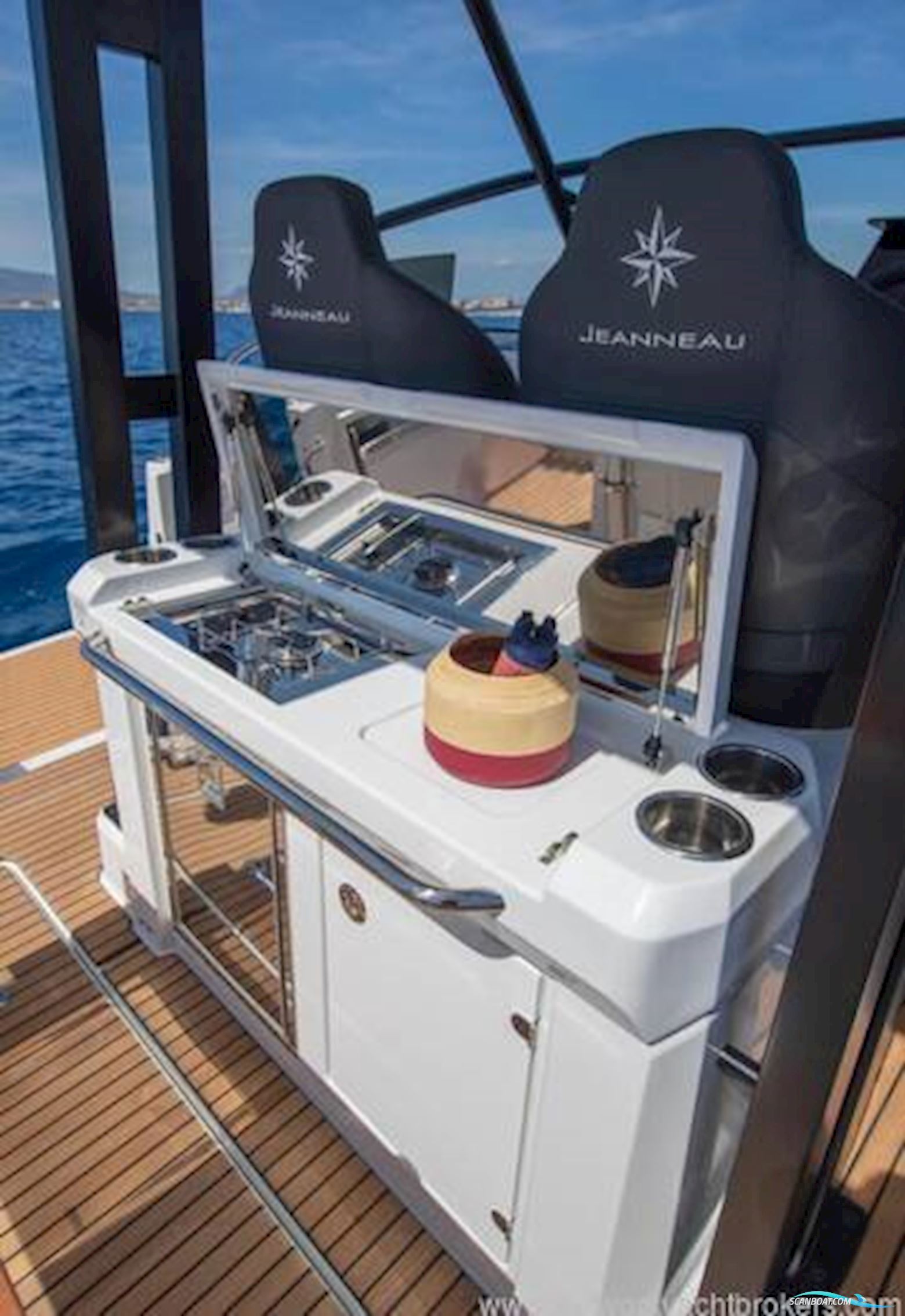 Jeanneau Cap Camarat 9.0 WA S2