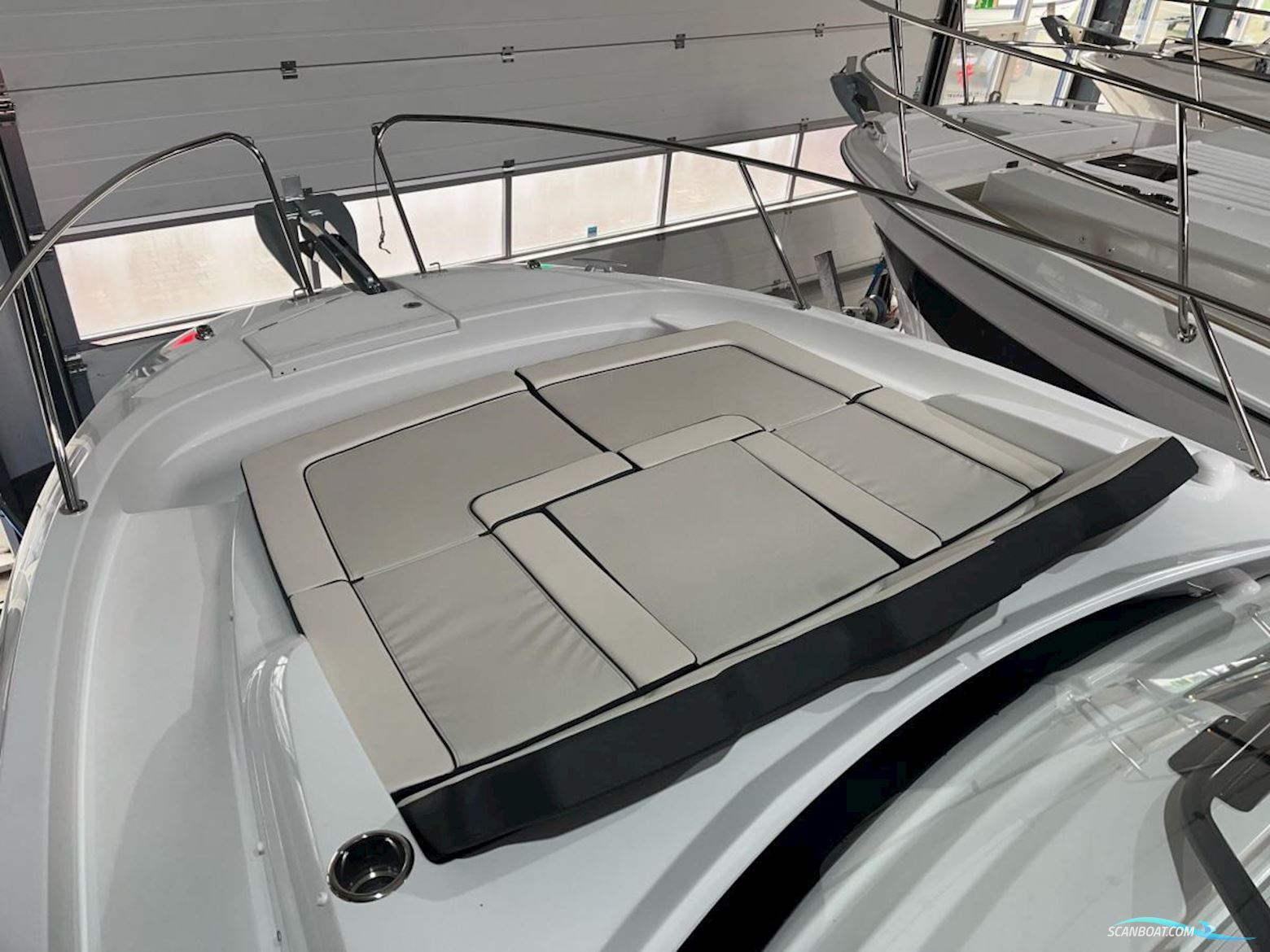 Jeanneau Cap Camarat 9.0 WA Serie 2 new model!