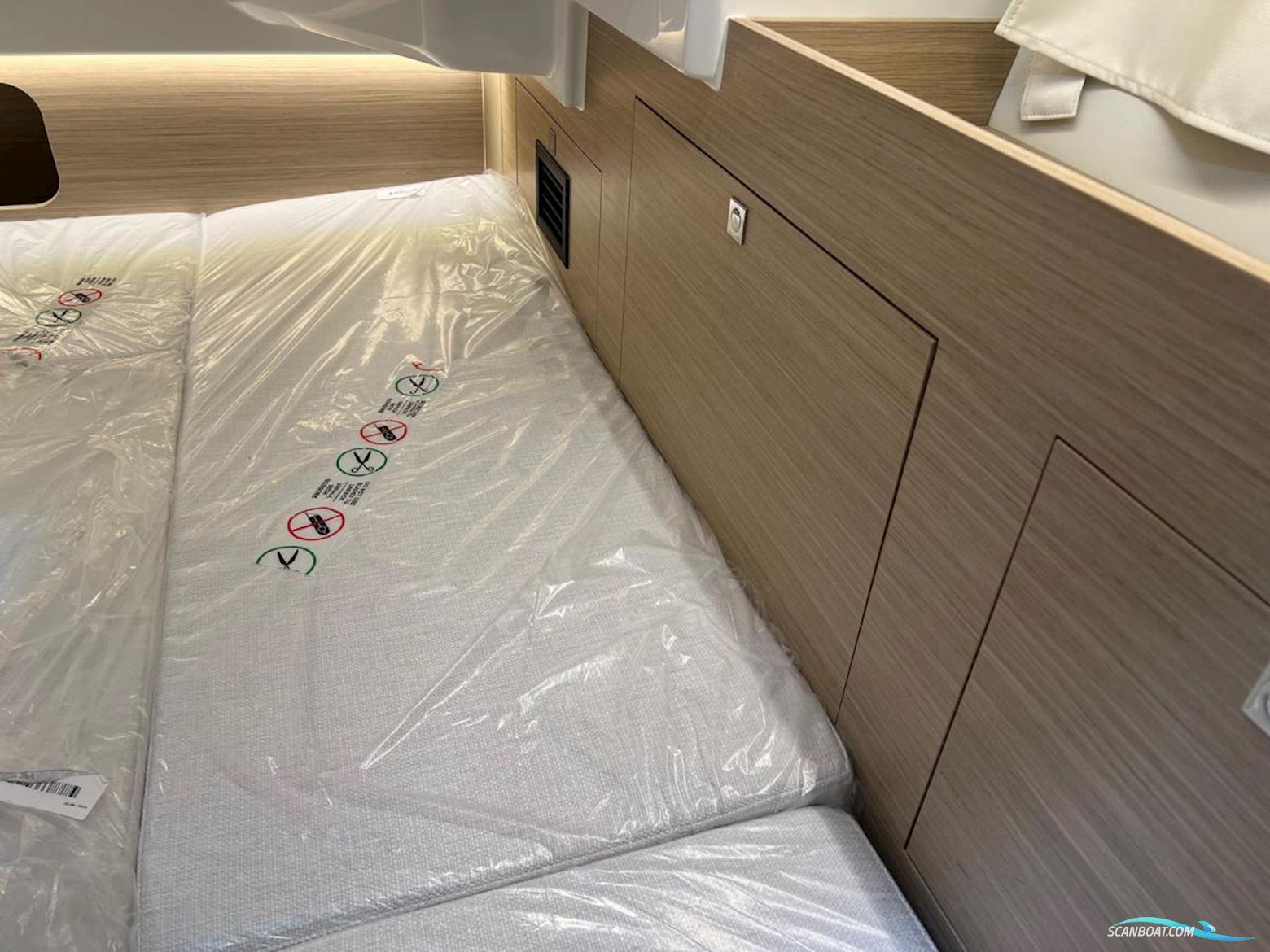 Jeanneau Cap Camarat 9.0 WA Serie 2 new model!