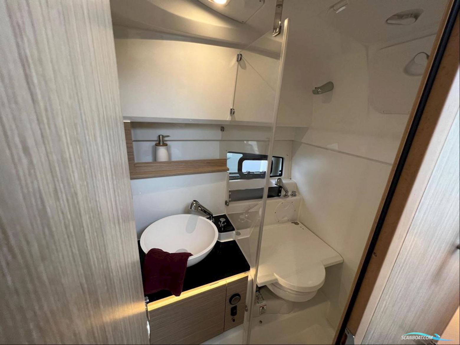 Jeanneau Cap Camarat 9.0 Walk Around Serie 2