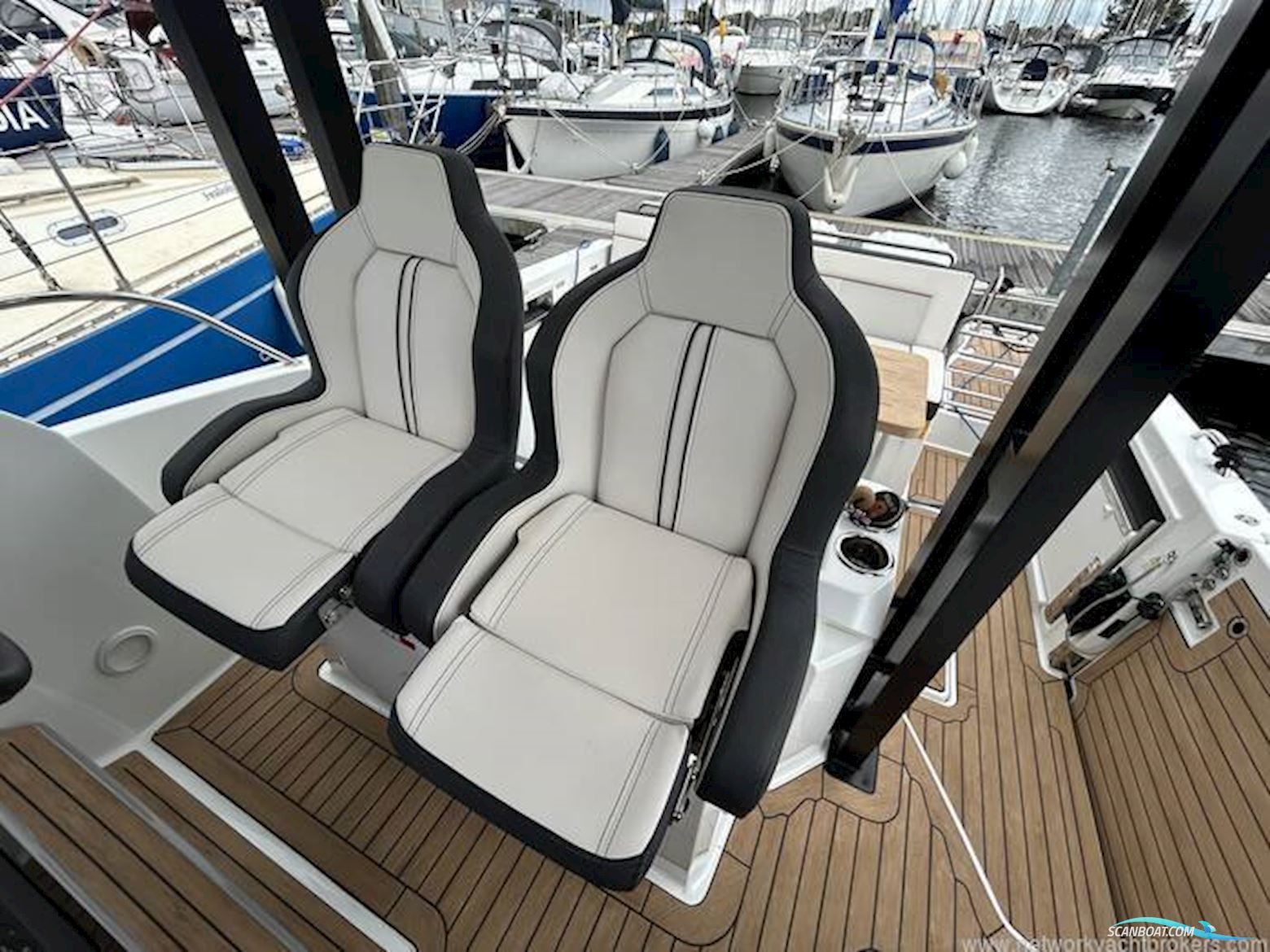 Jeanneau Cap Camarat 9.0WA S2