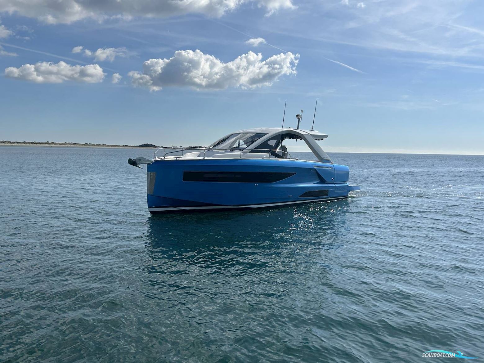 Jeanneau DB37 Motorbåt 2024, med Volvo Penta D4-320 motor, England