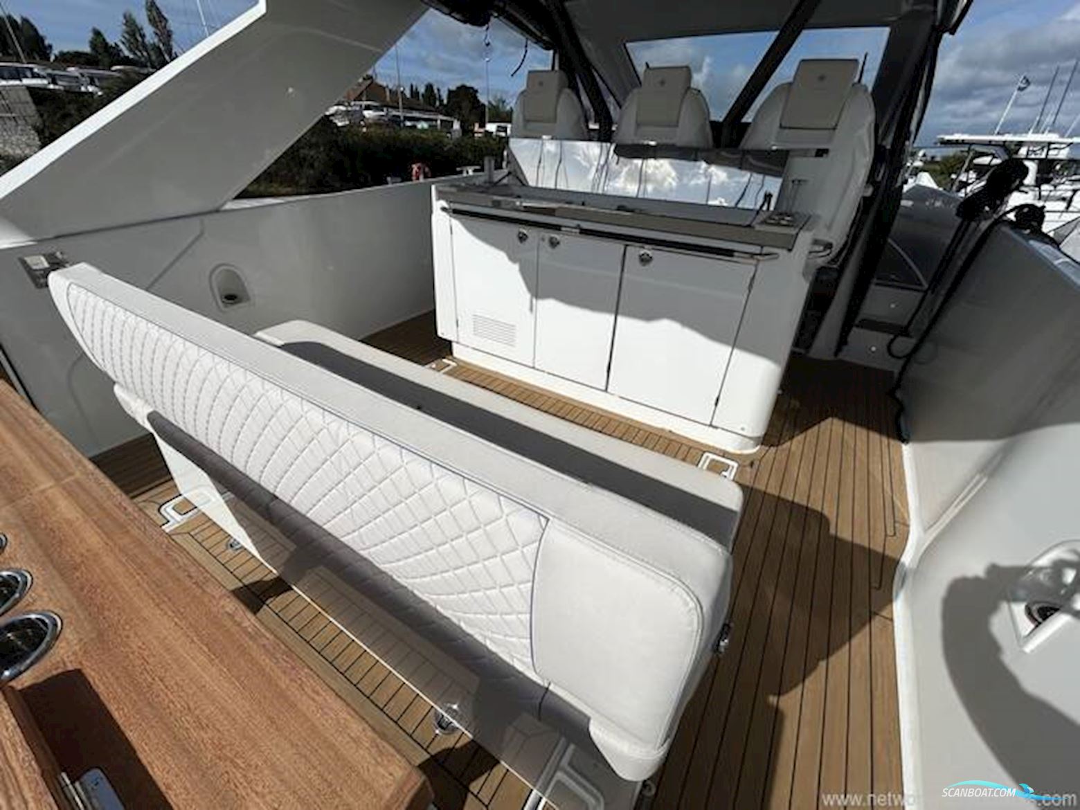 Jeanneau DB37