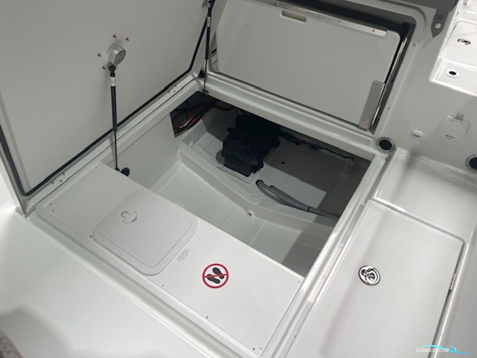 Jeanneau demo Cap Camarat 7.5 CC Serie 3