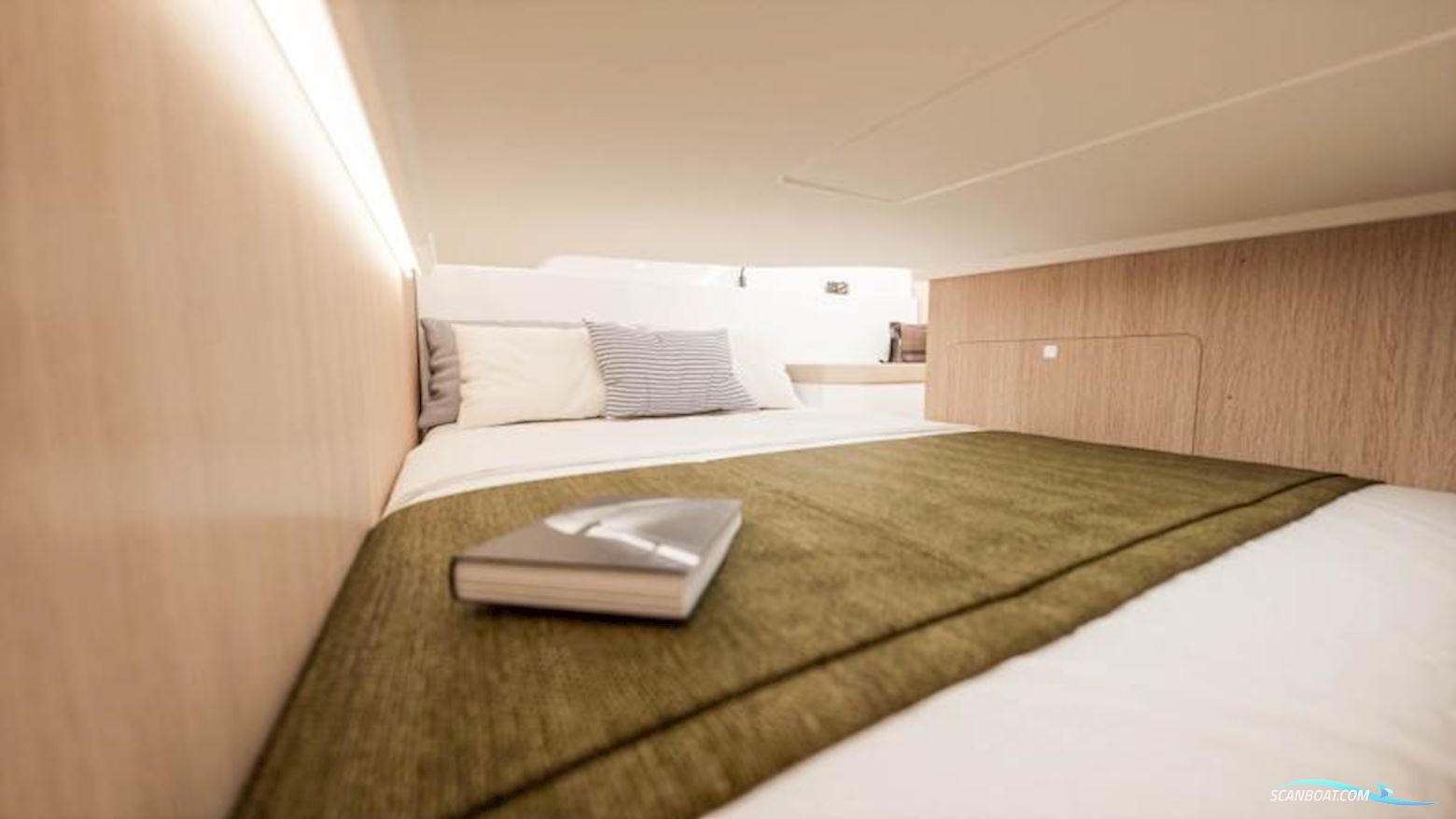 Jeanneau EX34 Cabin
