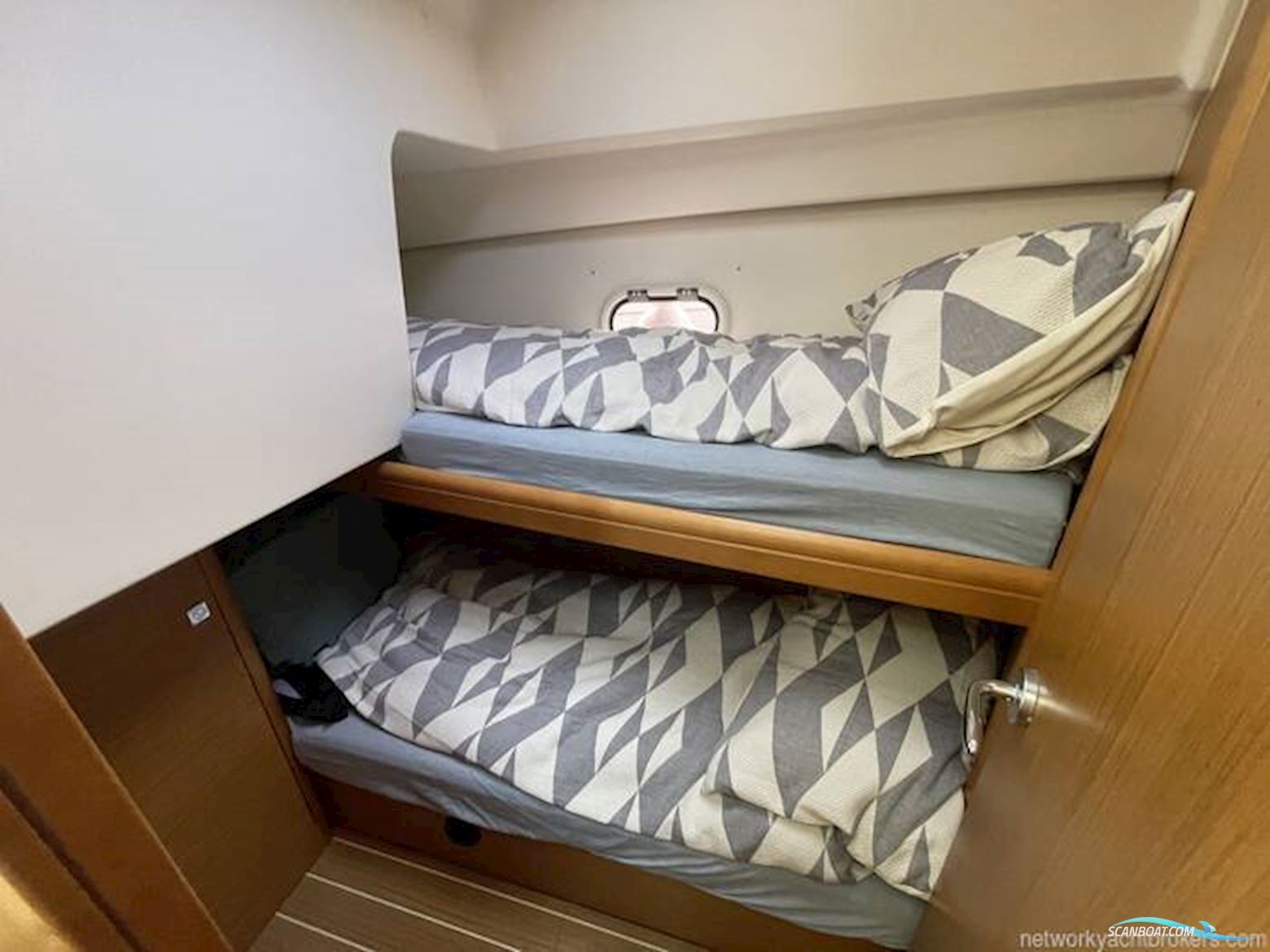 Jeanneau Merry Fisher 10