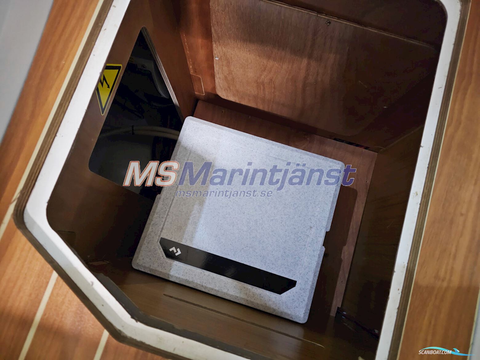 Jeanneau Merry Fisher 10