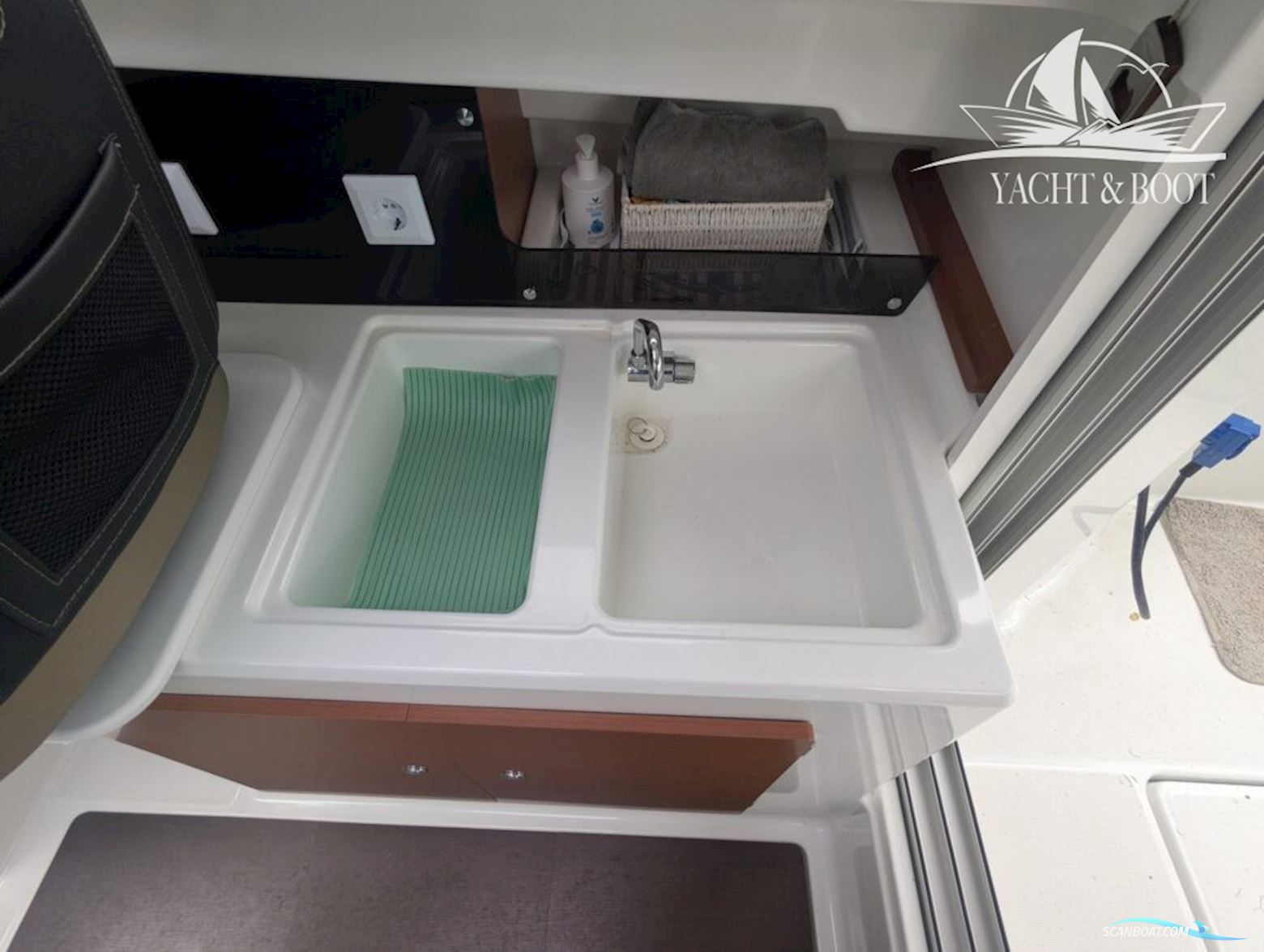 Jeanneau Merry Fisher 695 "Legend"