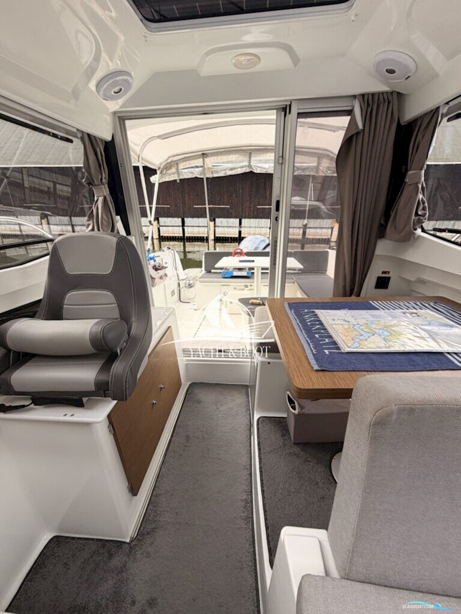 Jeanneau Merry Fisher 695