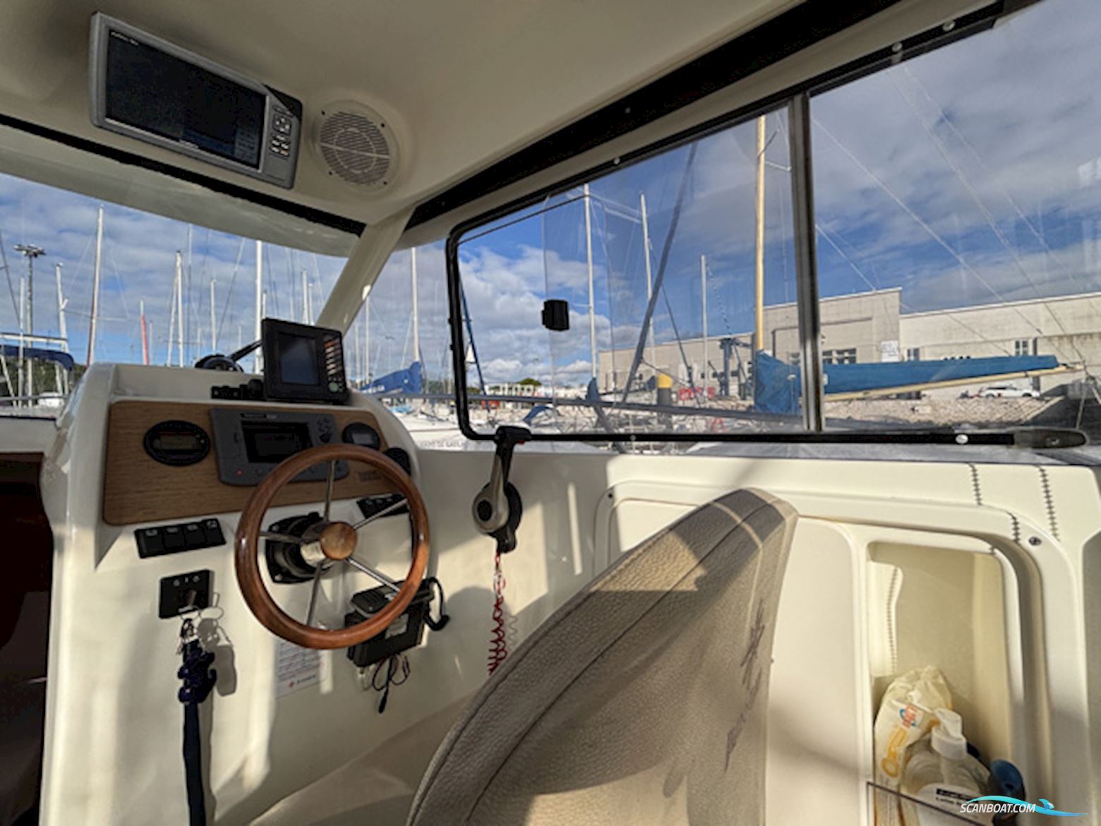 Jeanneau Merry Fisher 725