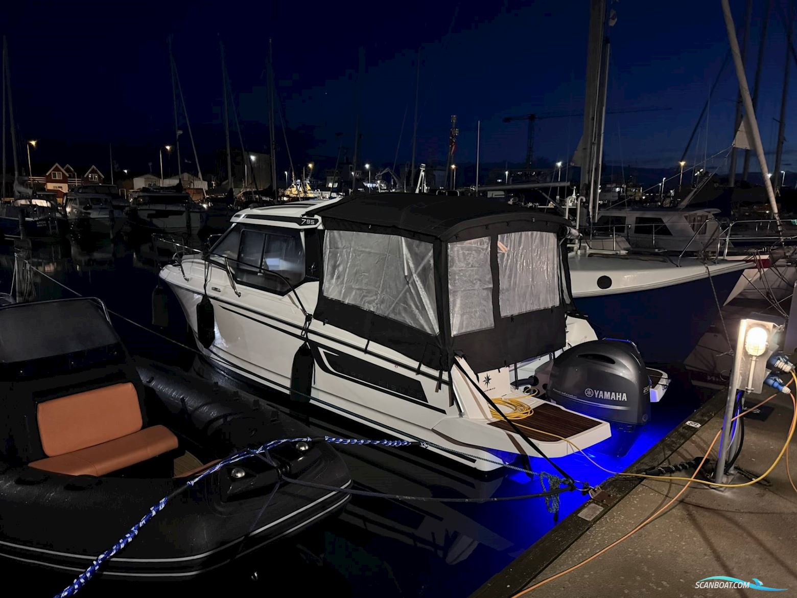 Jeanneau Merry Fisher 795 - 200 HK Yamaha/Udstyr