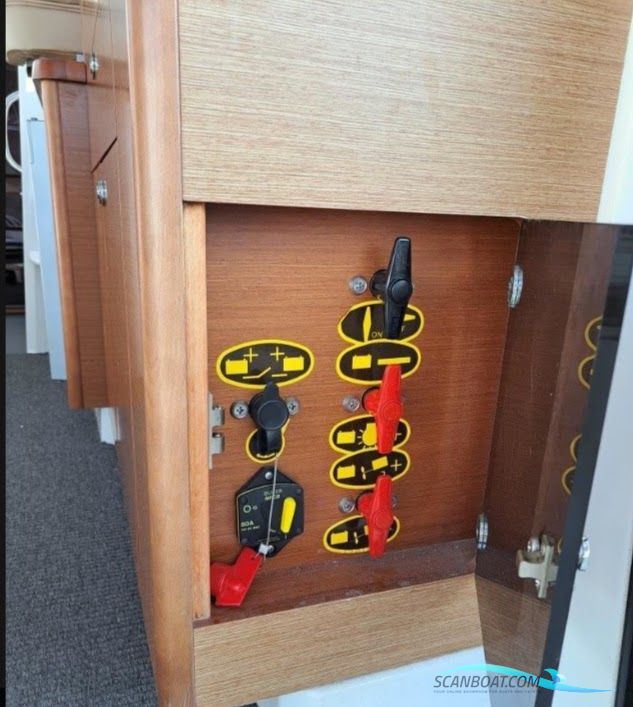 Jeanneau Merry Fisher 855