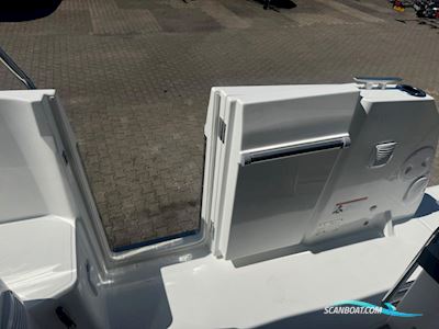 Jeanneau Merry Fisher 895 Serie 2. Dit Schip is Aanwezig op de Yamaha Stand Van Hiswa te Water 2026. Motorbåt 2027, med Yamaha motor, Holland