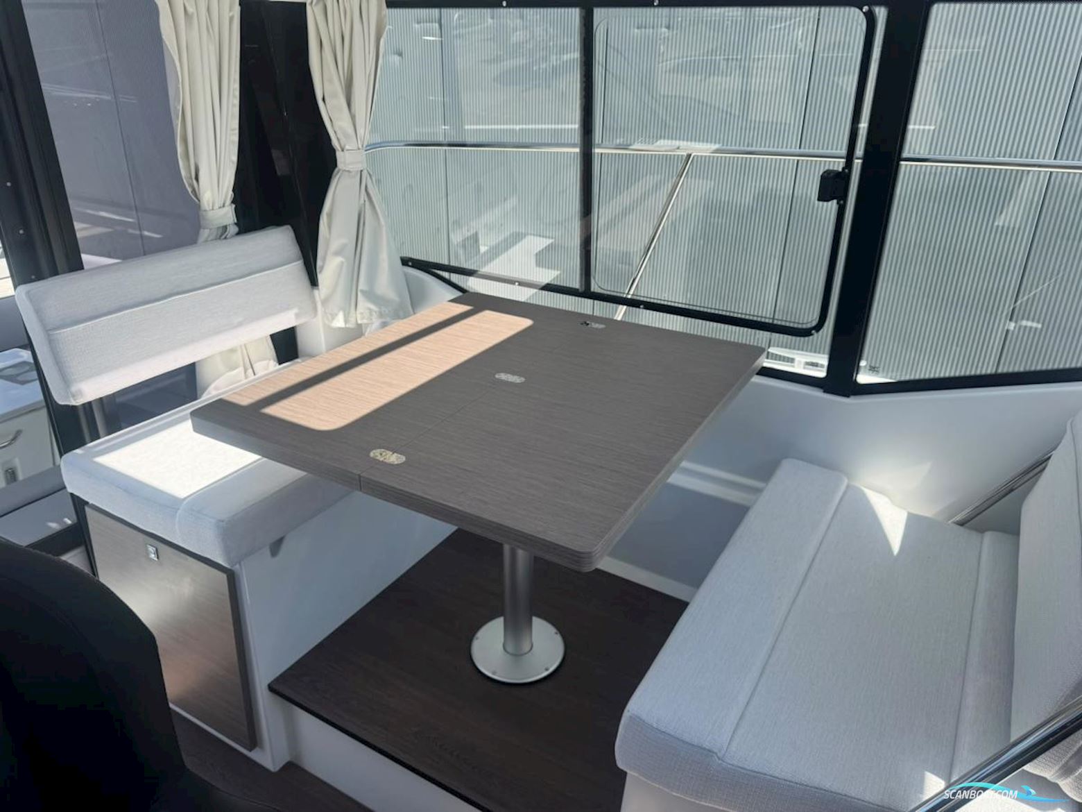 Jeanneau Merry Fisher 895 serie 2. Dit schip is aanwezig op de Yamaha stand van hiswa te water 2026.